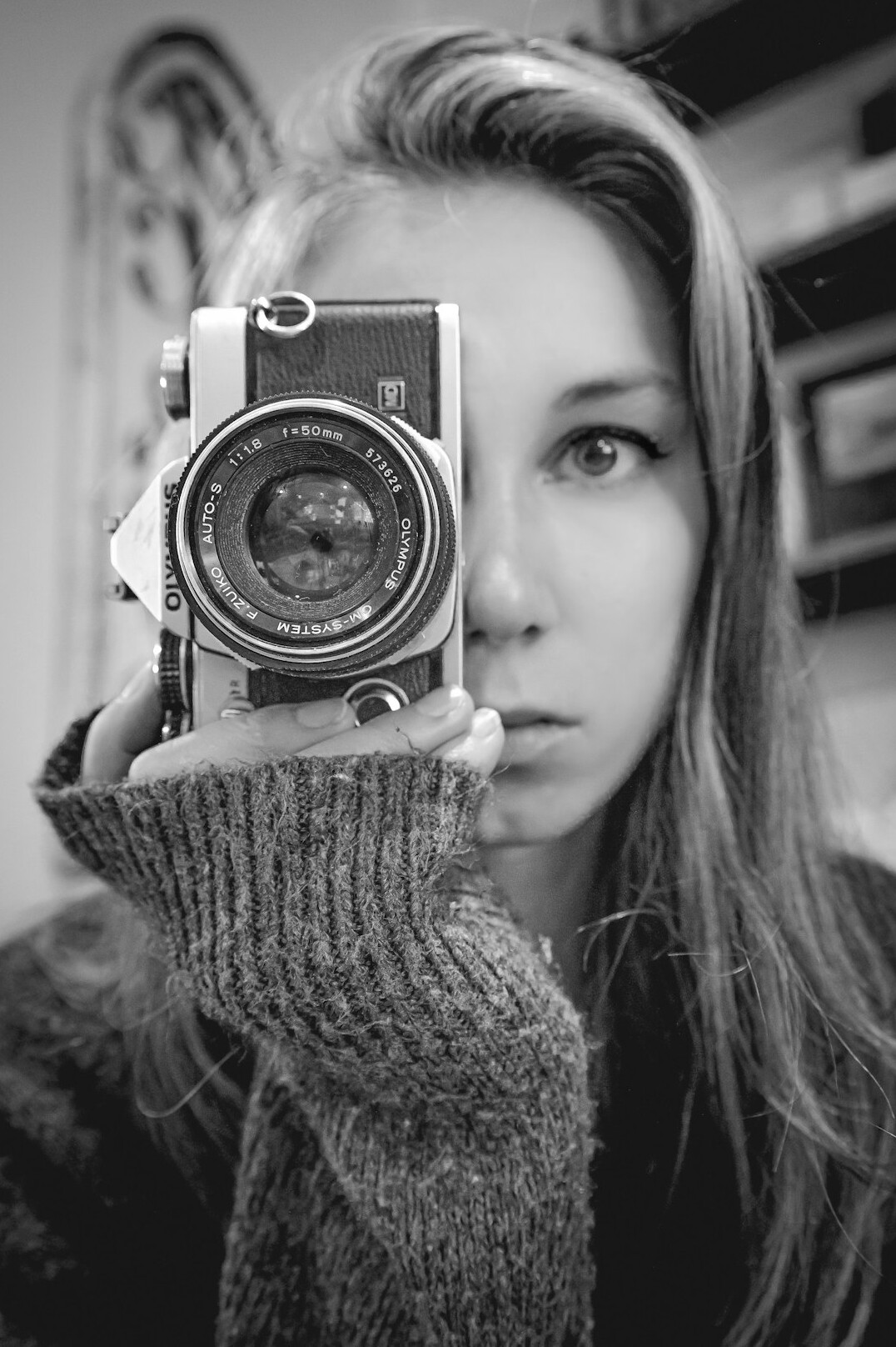 Portrait of Javiera, a community reporter documenting neighborhoods
